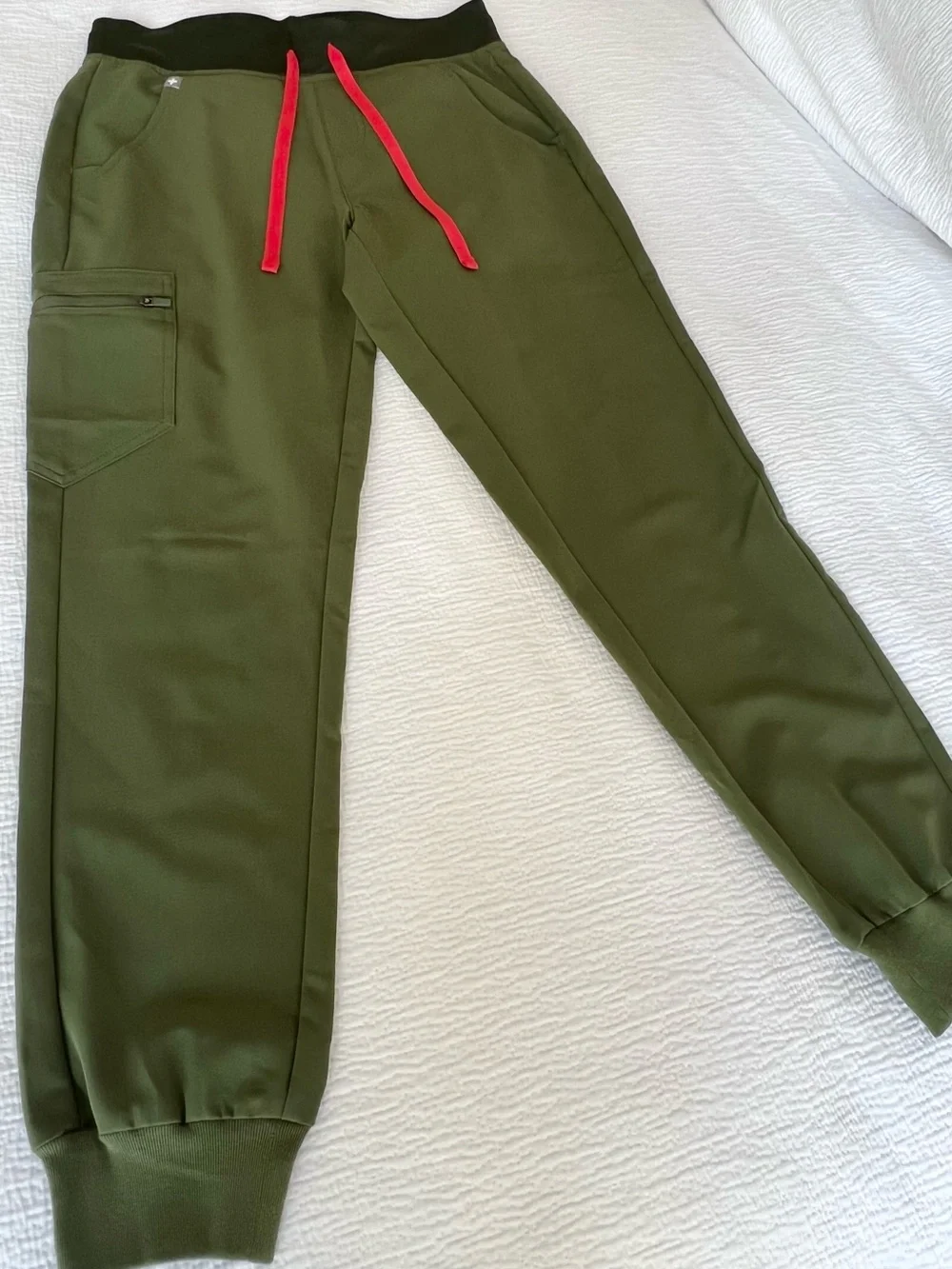 FIGS Dark Olive Catarina One-Pocket Scrub Top XS + Zamora Jogger Pants S Set - Picture 5 of 15